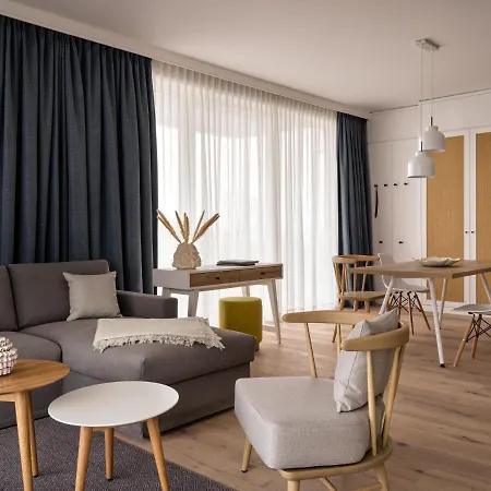 Apartahotel The Breeze 5*