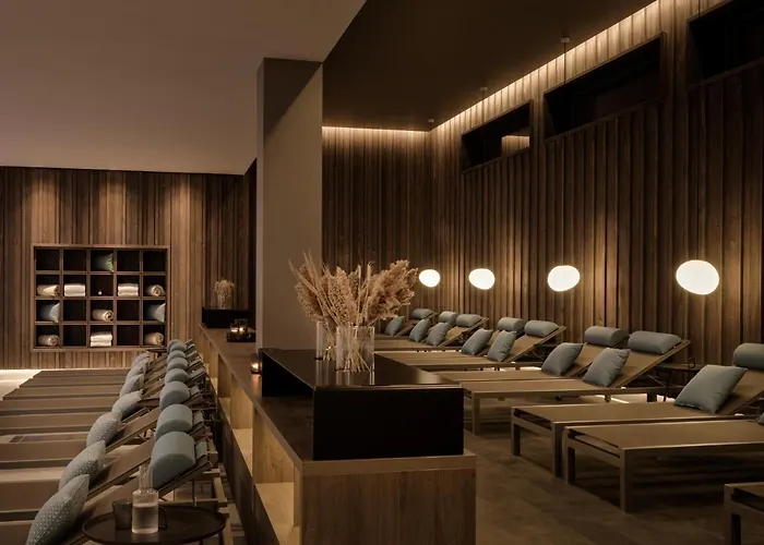 Апарт-отель The Breeze 5*